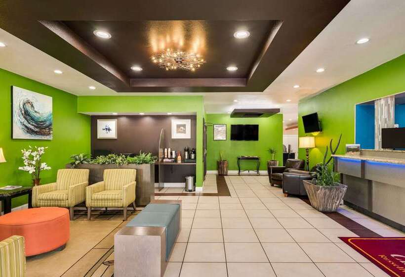 فندق Clarion Inn & Suites Russellville I40