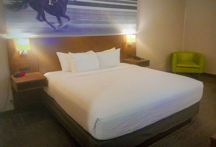 בית מלון כפרי Clarion Pointe Hopkinsville near The Bruce Convention Center