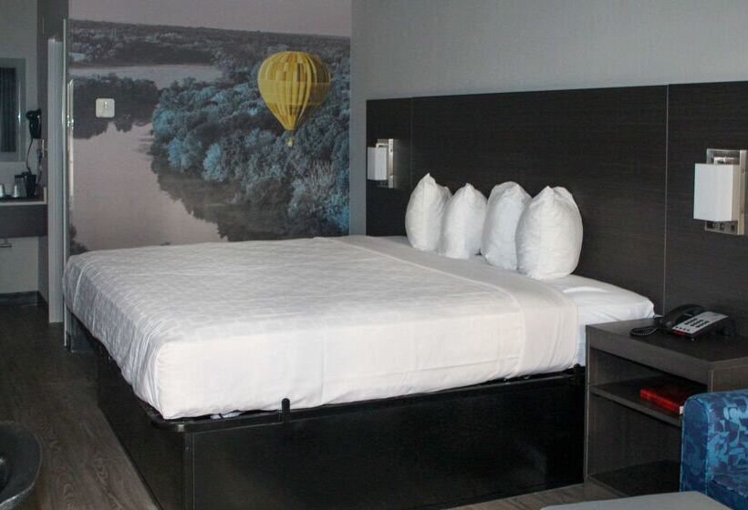 ホテル Clarion Pointe Statesville