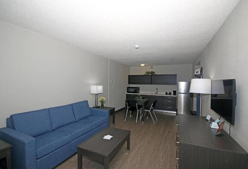 ホテル Clarion Pointe Statesville