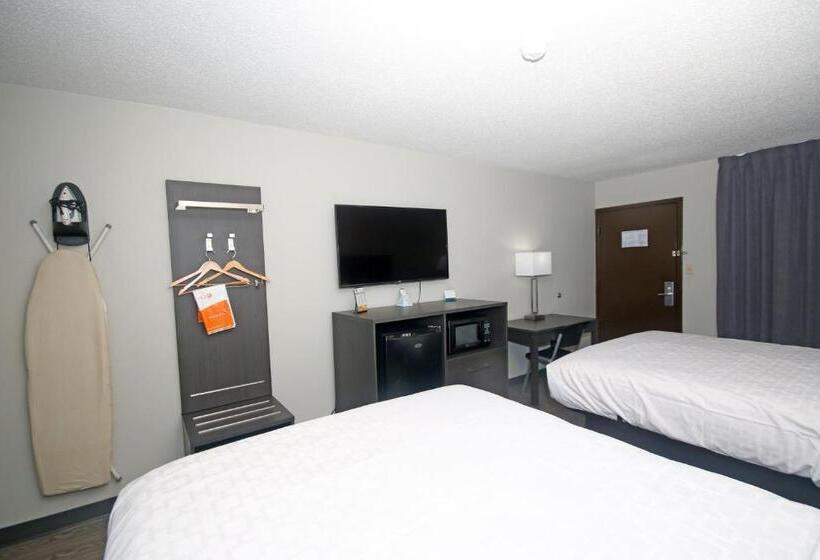 ホテル Clarion Pointe Statesville