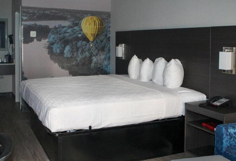 ホテル Clarion Pointe Statesville