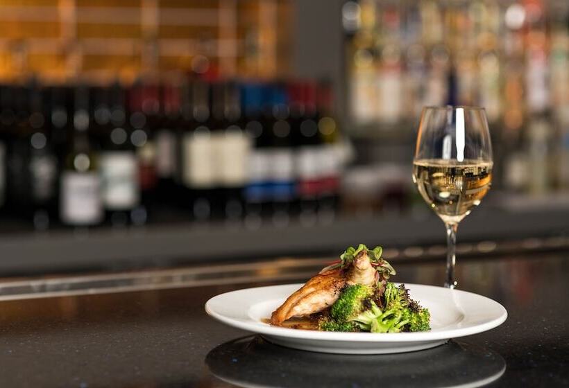 Collegian Hotel & Suites, Trademark Collection By Wyndham