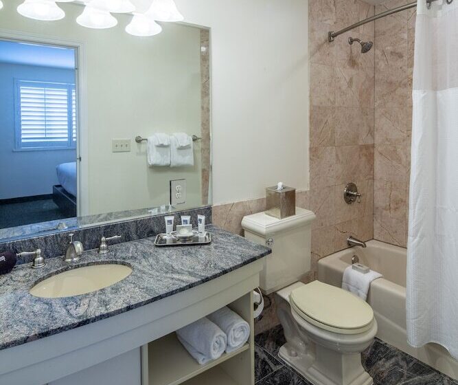 Collegian Hotel & Suites, Trademark Collection By Wyndham