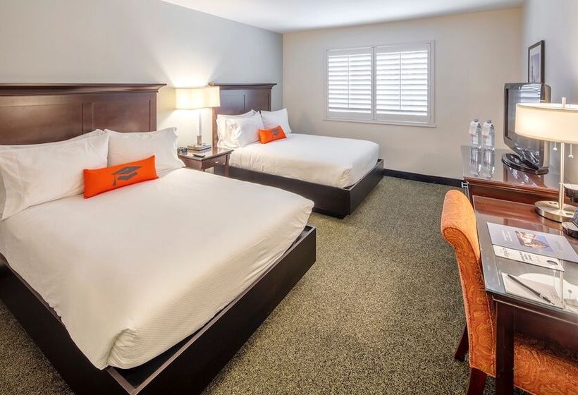 Collegian Hotel & Suites, Trademark Collection By Wyndham