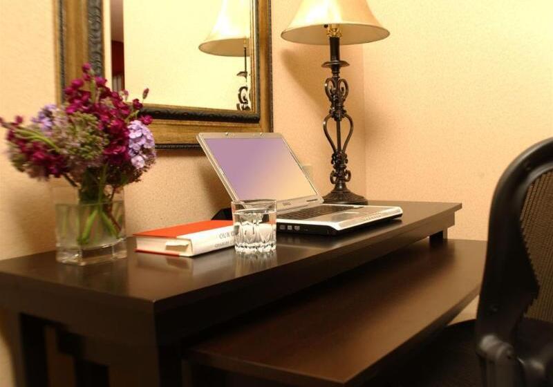 Collegian Hotel & Suites, Trademark Collection By Wyndham