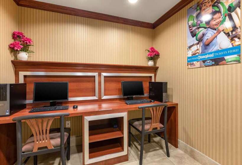 فندق Comfort Inn Anaheim Resort