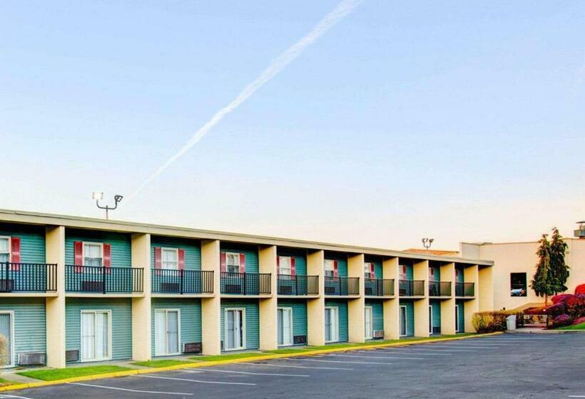 호텔 Comfort Inn Conference Center