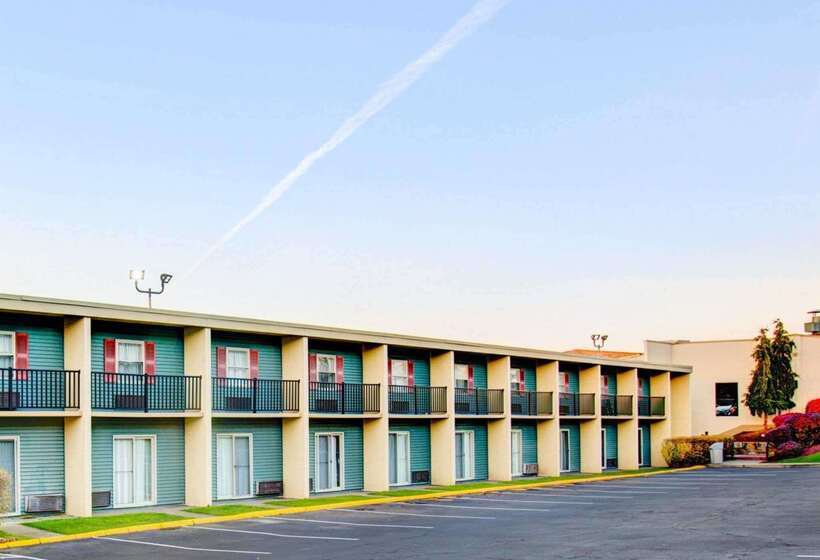 호텔 Comfort Inn Conference Center