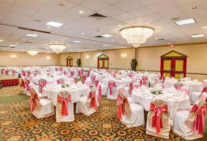 호텔 Comfort Inn Conference Center