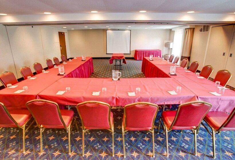 호텔 Comfort Inn Conference Center