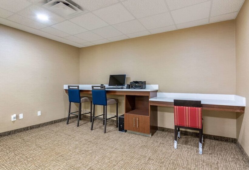בית מלון כפרי Comfort Inn