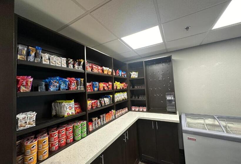 Отель Comfort Inn Dallas North Love Field Airport