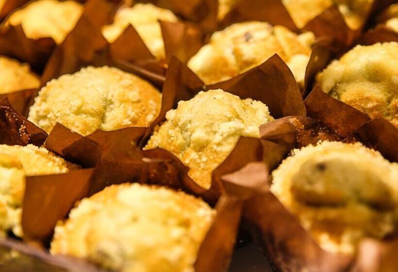 Отель Comfort Inn Dallas North Love Field Airport