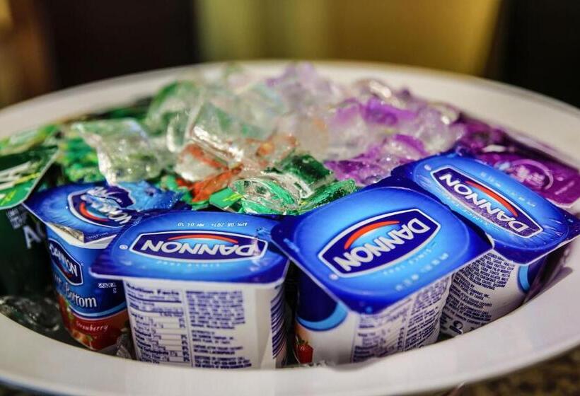 Отель Comfort Inn Dallas North Love Field Airport