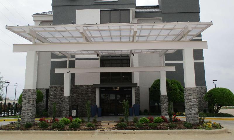 Отель Comfort Inn Dallas North Love Field Airport