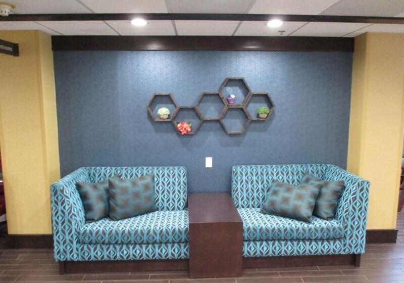 Отель Comfort Inn Dallas North Love Field Airport