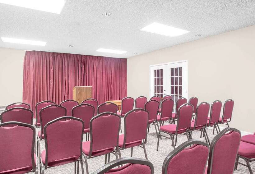 هتل Days Inn By Wyndham Attalla