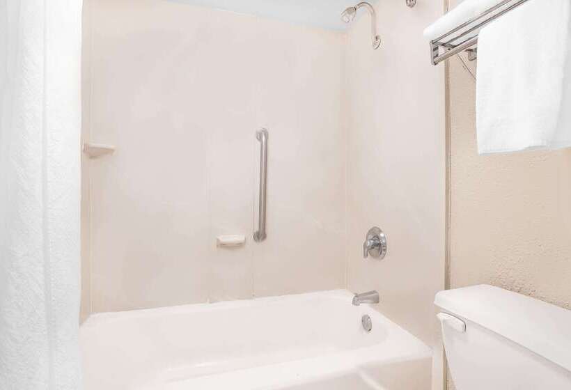 هتل Days Inn By Wyndham Attalla