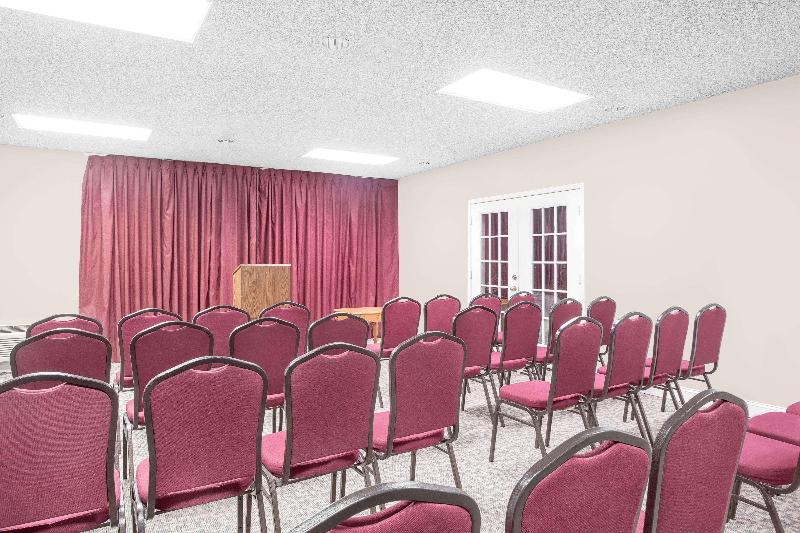 هتل Days Inn By Wyndham Attalla