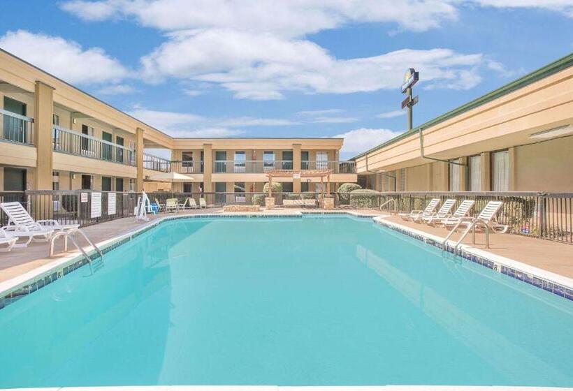 هتل Days Inn By Wyndham Attalla