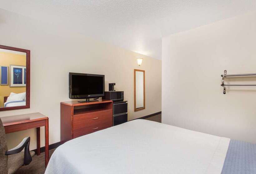 هتل Days Inn By Wyndham Austin