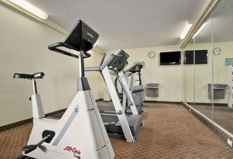 호텔 Days Inn By Wyndham Forrest City