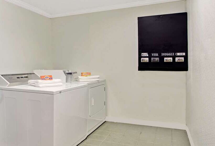 فندق Days Inn By Wyndham Forrest City