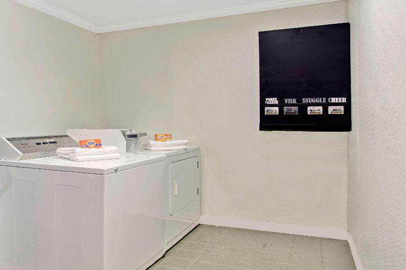 فندق Days Inn By Wyndham Forrest City