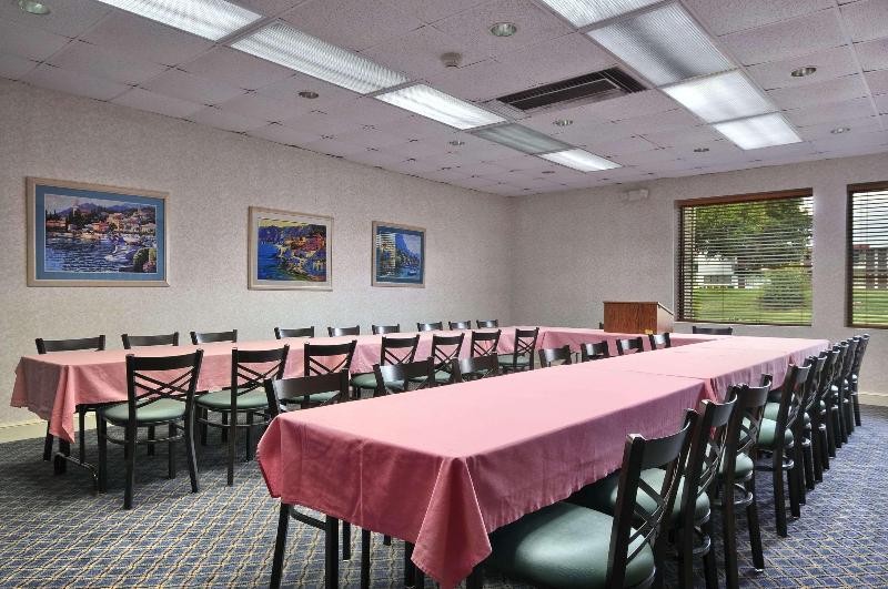 فندق Days Inn By Wyndham Forrest City