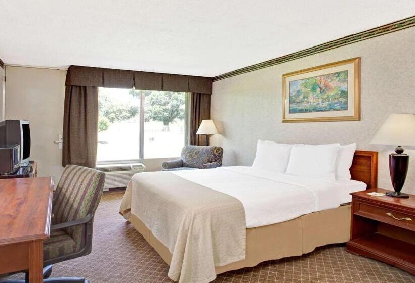 호텔 Days Inn By Wyndham Forrest City
