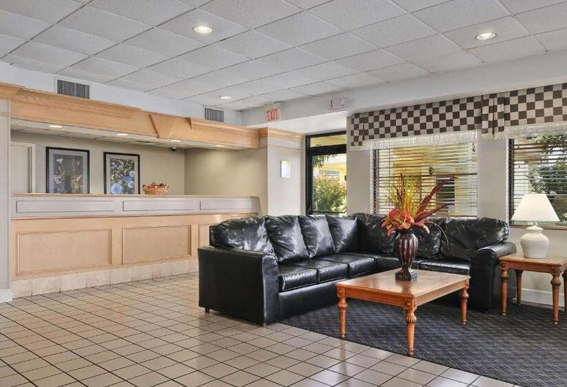فندق Days Inn By Wyndham Forrest City