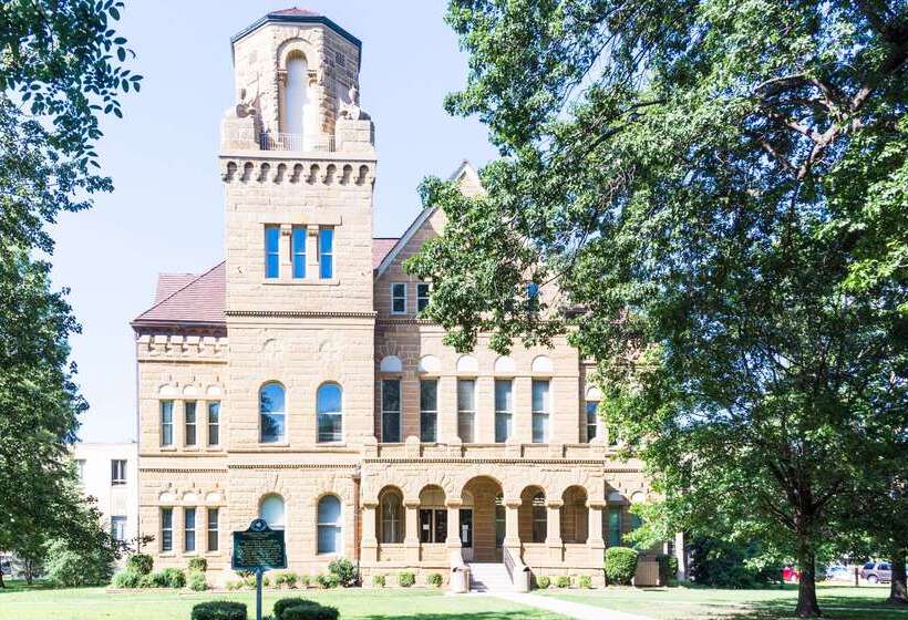 هتل Days Inn By Wyndham Greenville Ms