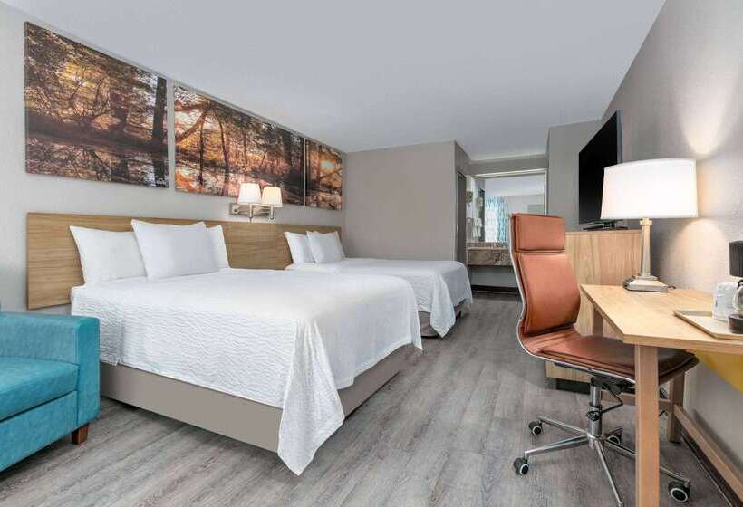 هتل Days Inn By Wyndham Greenville Ms