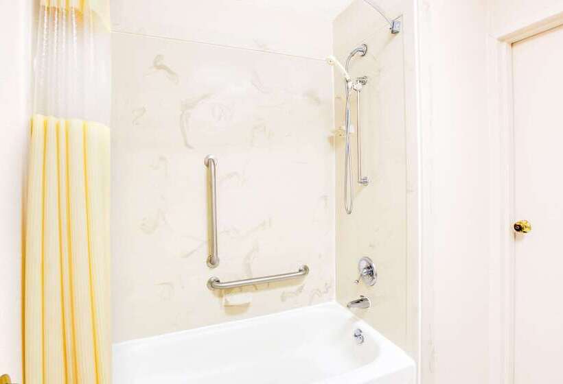 هتل Days Inn By Wyndham Greenville Ms