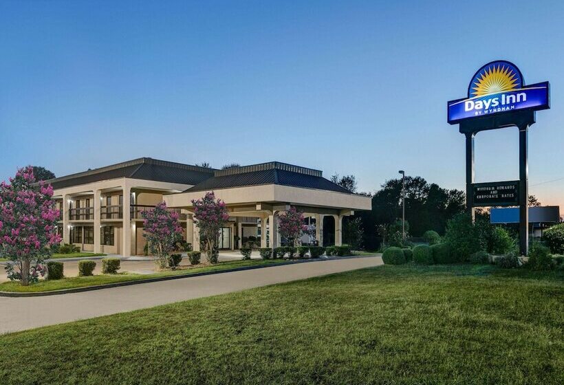 هتل Days Inn By Wyndham Greenville Ms