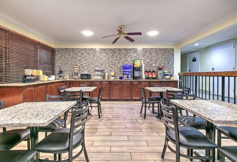 هتل Days Inn By Wyndham Greenville Ms