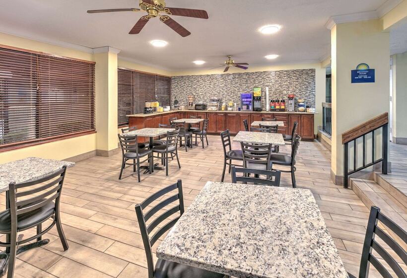 هتل Days Inn By Wyndham Greenville Ms