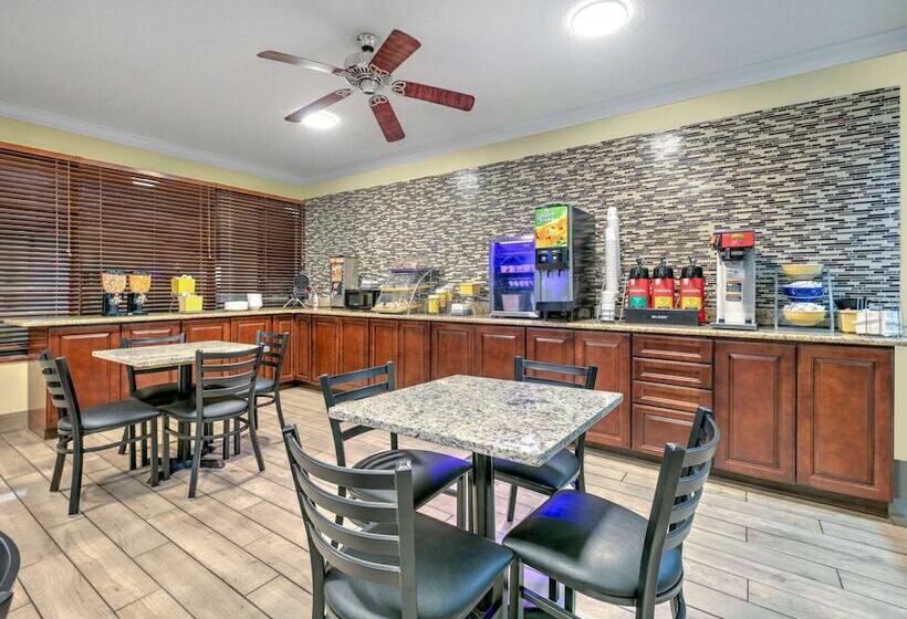 هتل Days Inn By Wyndham Greenville Ms