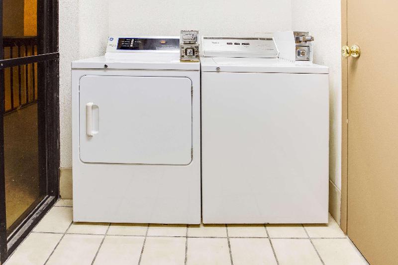 هتل Days Inn By Wyndham Greenville Ms