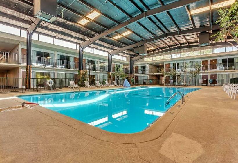 בית מלון כפרי Days Inn By Wyndham Ogden