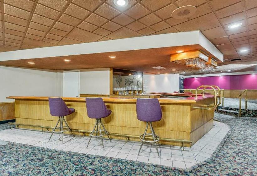 בית מלון כפרי Days Inn By Wyndham Ogden