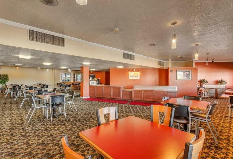 בית מלון כפרי Days Inn By Wyndham Ogden