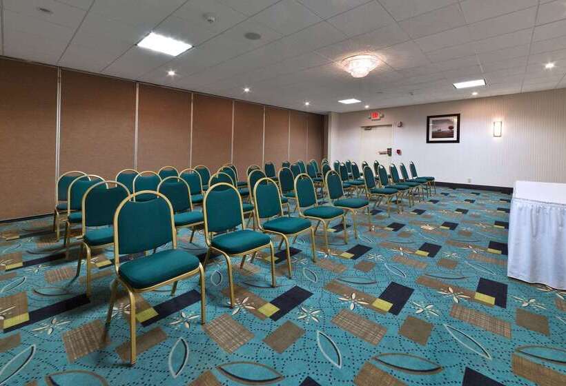 فندق Days Inn By Wyndham Plattsburgh