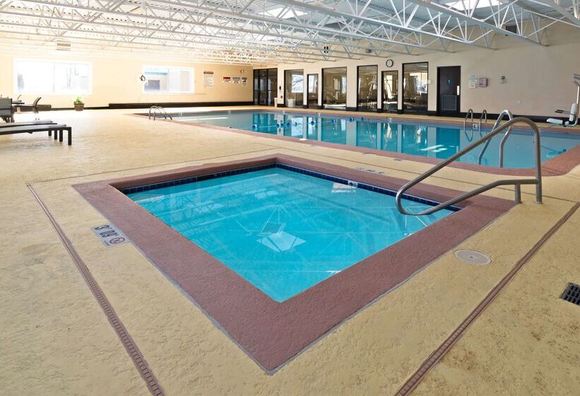 فندق Days Inn By Wyndham Plattsburgh