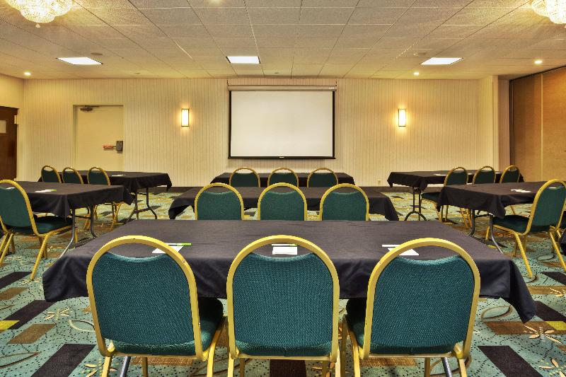 فندق Days Inn By Wyndham Plattsburgh