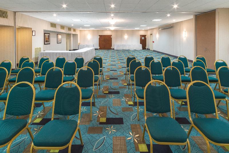 فندق Days Inn By Wyndham Plattsburgh