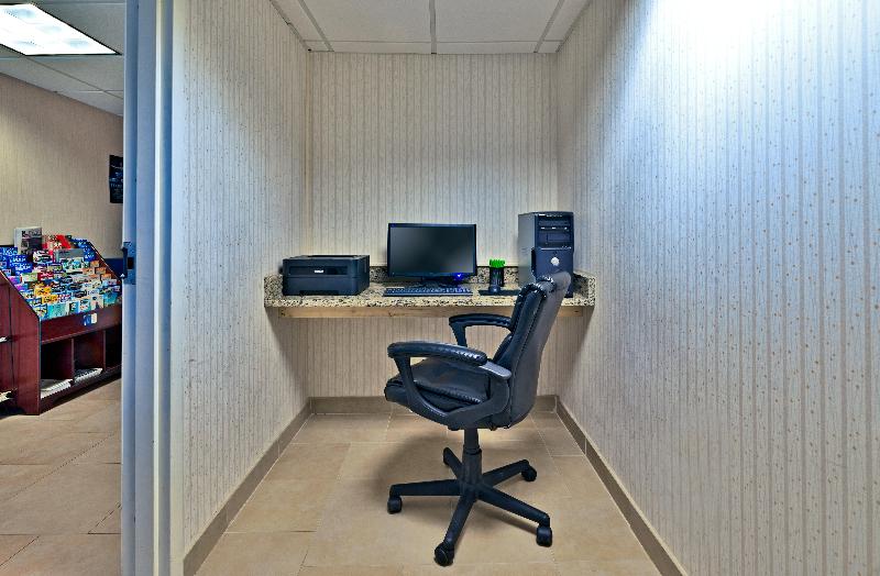 فندق Days Inn By Wyndham Plattsburgh