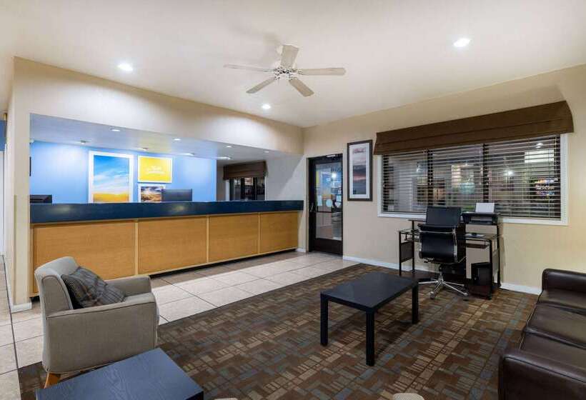 هتل Days Inn By Wyndham Roswell