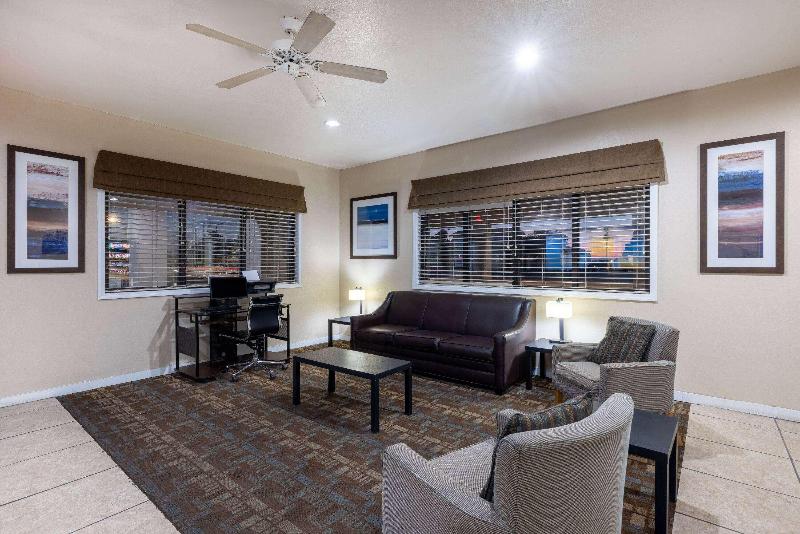 هتل Days Inn By Wyndham Roswell